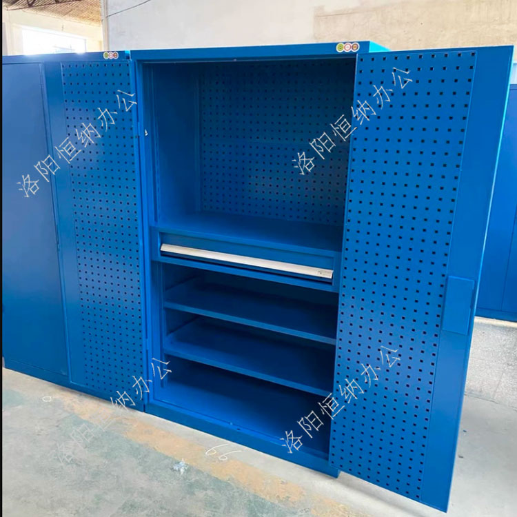 重型工具柜抽屉分区与锁具细节