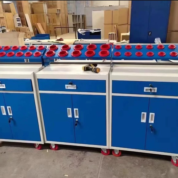 重型工具车多层抽屉分区细节